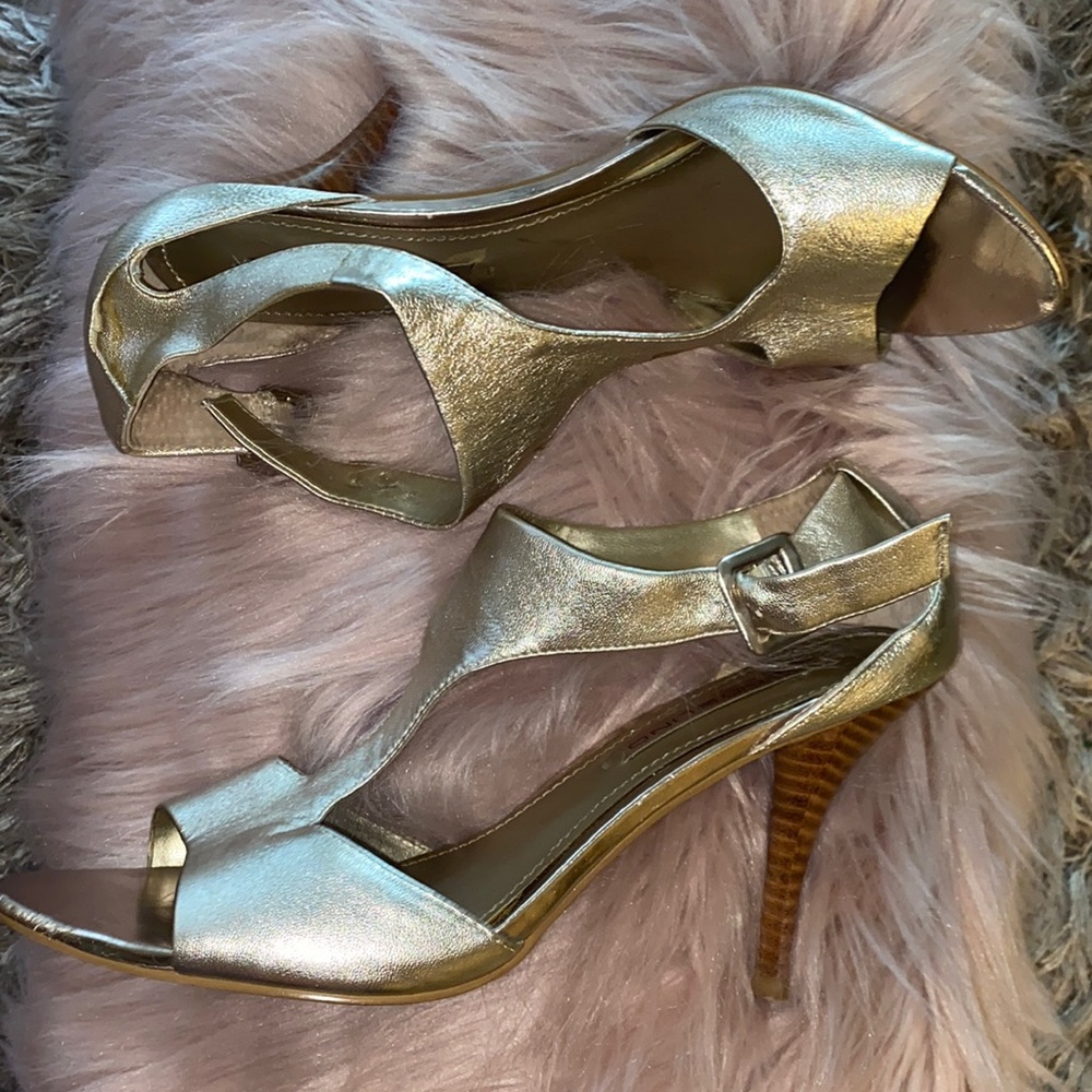 Metallic silverish open toes looks gold as well